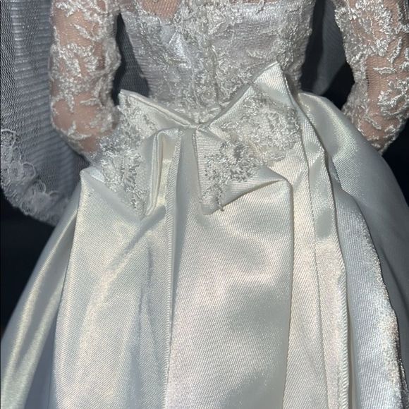Danbury Mint Kate Middleton Porcelain Royal Bride Doll Commemorative Edition - Picture 15 of 16